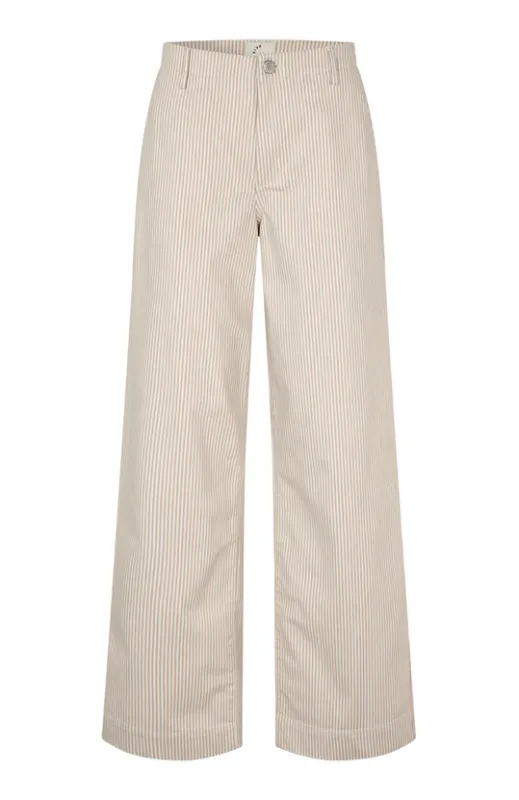 Erica 825 Oat Milk Stripe