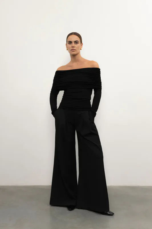 PLUM Top Black