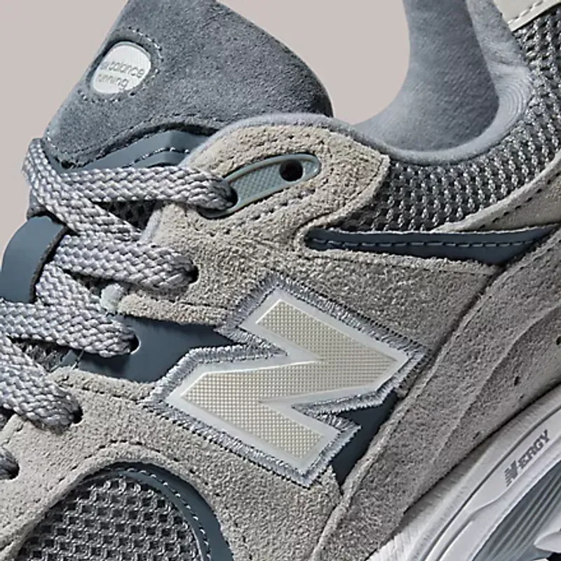 NEW BALANCE 2002R Steel