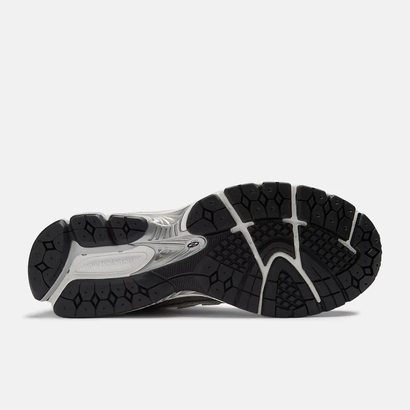New Balance 1906 Silver Metallic Black 