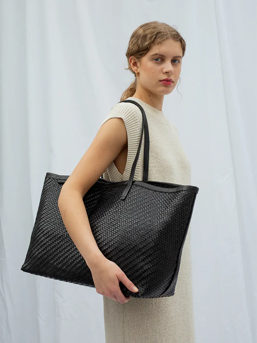 ISAI Black Twill Shopper bag