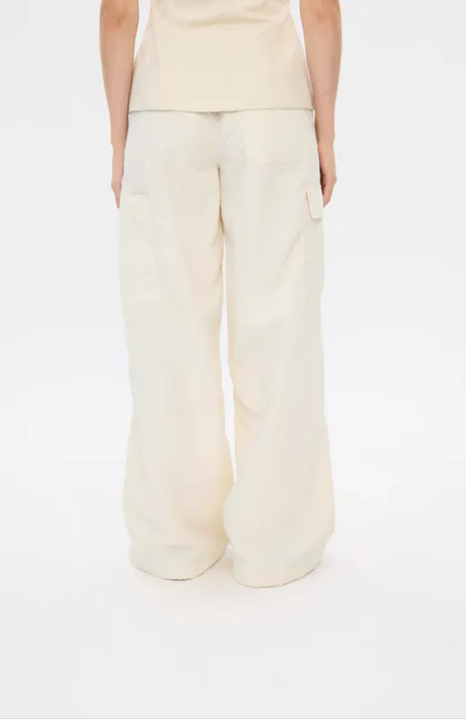 ZOEYFV 351 Breezy White